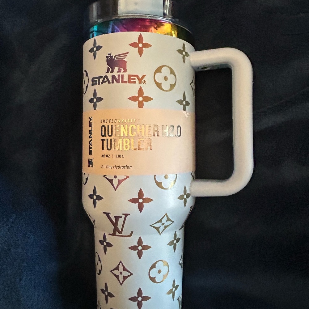 NIB Stanley Quencher H2.0 Tumbler with Handle